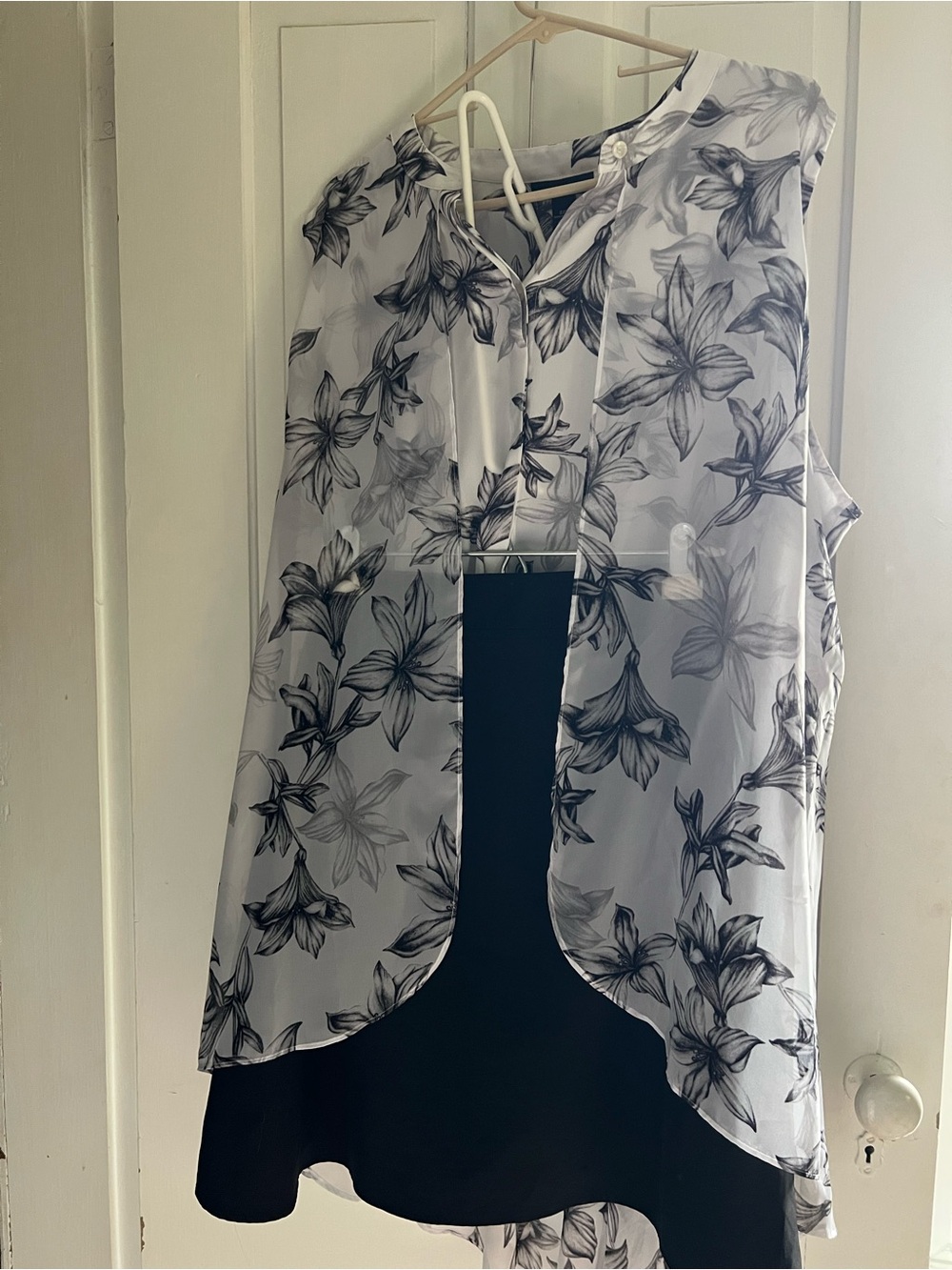 Alfani White Blouse with Black Floral Print. Sleeveless with over lay. 22 w